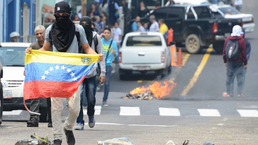 Des émeutes ont éclaté entre étudiants et policiers à San Cristobal, le 24 octobre 2016