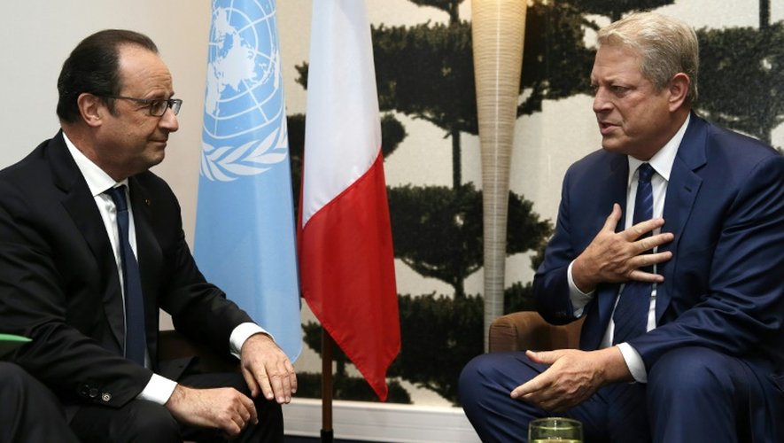 François Hollande et l'ancien vice-président américain Al Gore, le 5 décembre 2015 au Bourget