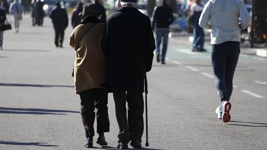 Un couple de personnes âgées le 19 mars 2013 à Nice