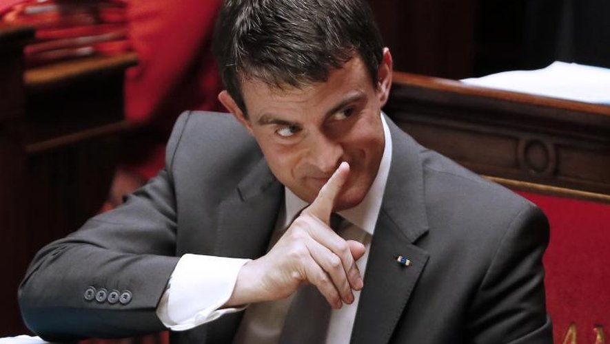 Le Premier ministre Manuel Valls à l'assemblée le 17 décembre 2014