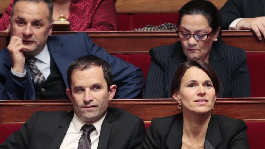 Les députés socialistes Aurélie Filippetti et Benoît Hamon à l'Assemblée nationale à Paris, le 19 novembre 2014