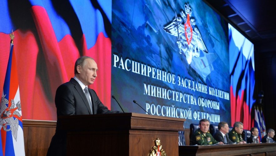 Le président russe Vladimir Poutine lors d'une réunion avec le conseil de la Défense à Moscou, le 11 décembre 2015