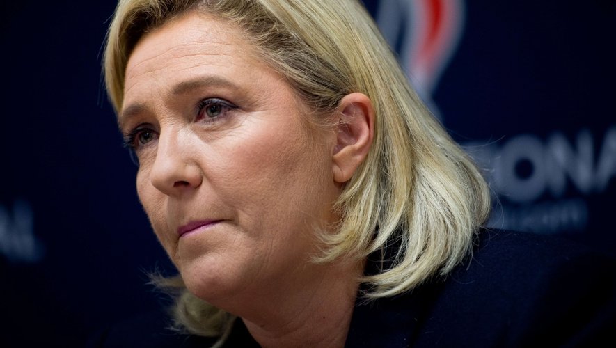 Duel entre la droite et l'extrême-droite, entre la présidente du FN Marine Le Pen et Xavier Bertrand (LR) dans le nord
