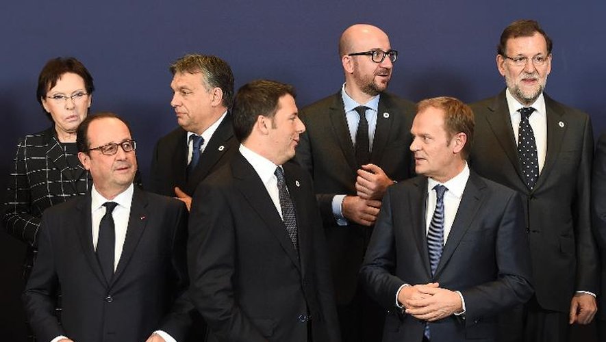 Ewa Kopacz, François Hollande, Viktor Orban, Matteo Renzi, Charles Michel, Donald Tusk et Mariano Rajoy lors du conseil européen le 18 décembre 2014 à Bruxelles