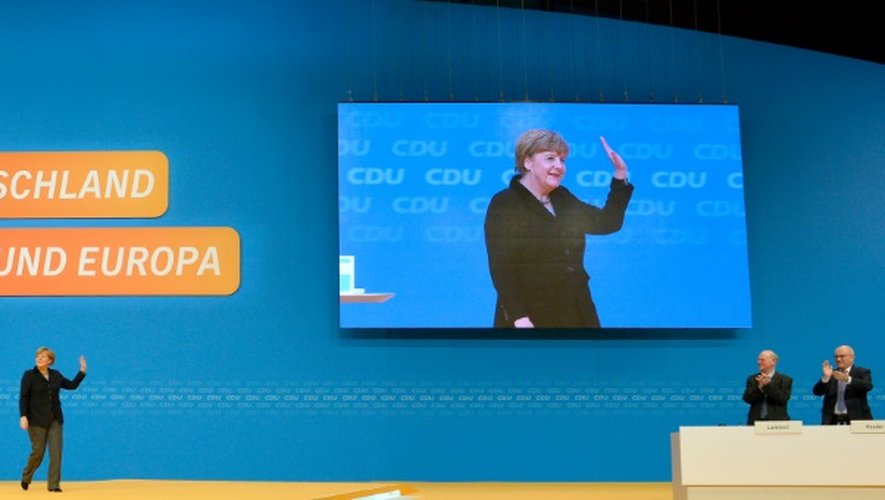 La chancelière allemande Angela Merkel s'adresse aux membres de son parti le CDU à Karlsruhe, le 14 décembre 2015