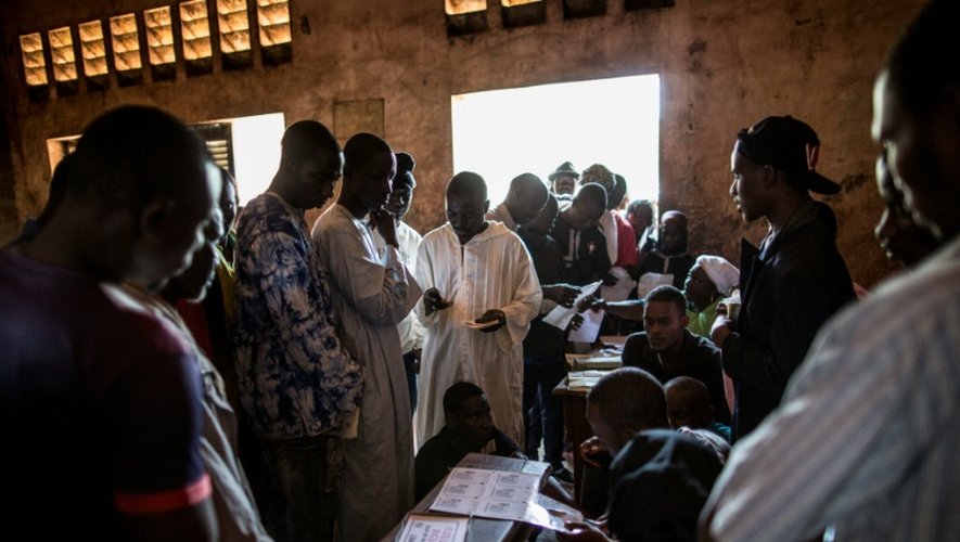 Un bureau de vote à l'école de Koudoukou à Bangui, le 14 décembre 2015