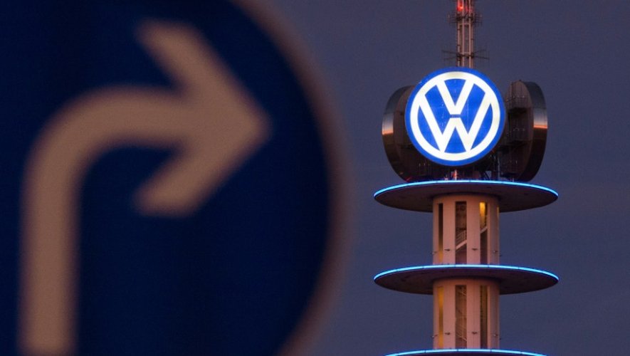 Une enseigne Volkswagen à Hanovre, en Allemagne, le 10 décembre 2015