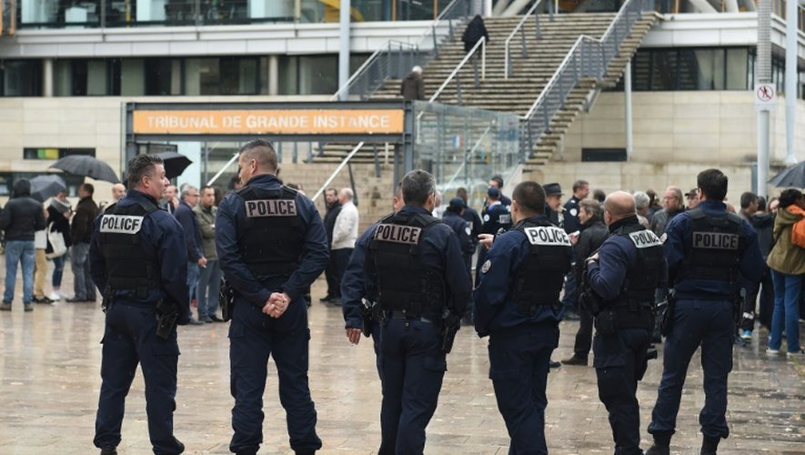 Rassemblement de policiers pour dénoncer la multiplication des attaques contre les forces de l'ordre, le 25 octobre 2016 à Bordeaux
