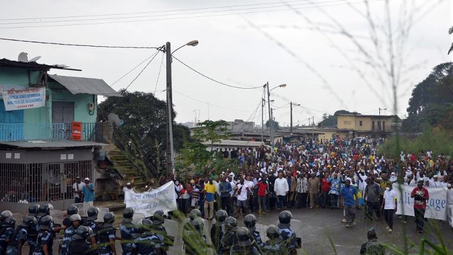 Manifestation interdite de l'opposition à Libreville, qui a donné lieu à des heurts avec les forces de l'ordre, le 20 décembre 2014