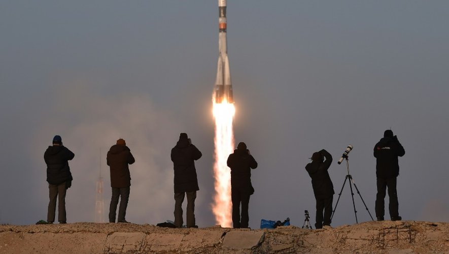 Lancement de la fusée Soyouz le 15 décembre 2015 sur la base de Baïkonour au Kazakhstan