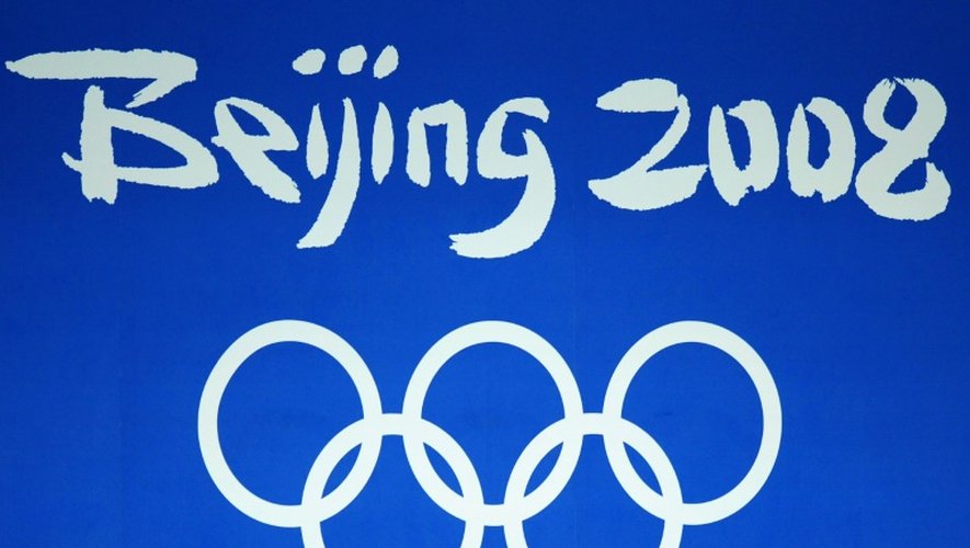 Six médaillés des JO-2008 de Pékin ont été déchus de leur palmarès, appartenant au groupe de neuf sportifs contrôlés positifs à la suite de réanalyses d'échantillons dont les noms ont été dévoilés mercredi par le Comité international olympique (CIO)