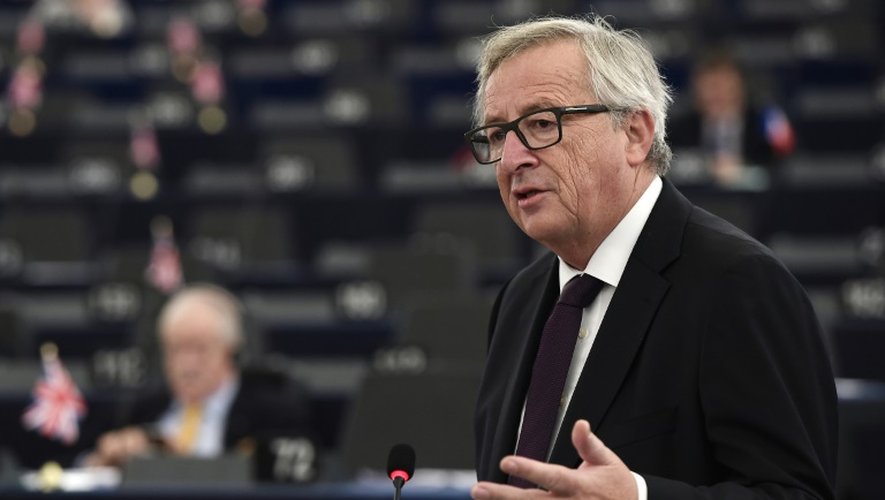 Le président de la Commission européenne, Jean-Claude Juncker, s'adresse aux députés européens réunis en session plénière à Strasbourg, le 26 octobre 2016
