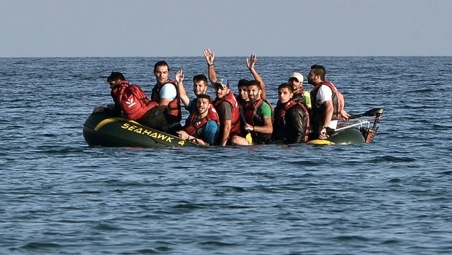 Des migrants syriens arrivent sur l'île grecque de Kos le 17 août 2015