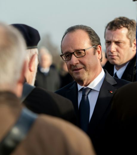 François Hollande à l'inauguration d'un monument pour la fraternisation dans la Grande guerre, le 17 décembre 2015 à Neuville Saint-Vaast