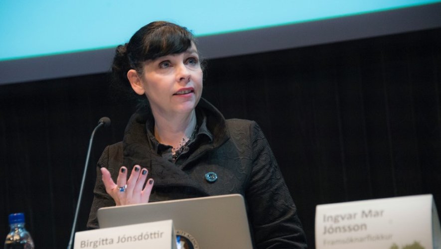 Birgitta Jonsdottir du parti Pirate participe à un débat à Reykjavik, en Islande, le 24 octobre 2016