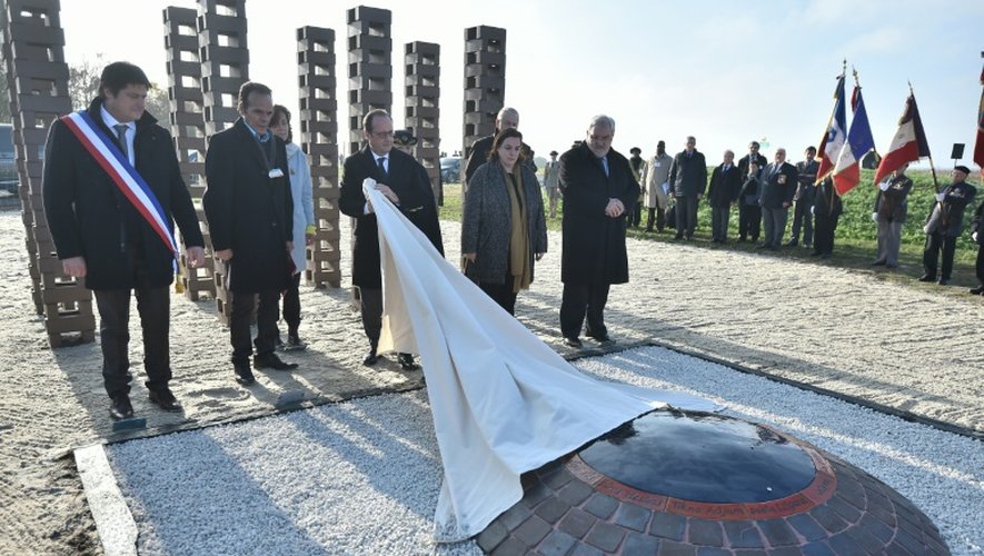 François Hollande lors de l'hommage aux Tziganes internés sous Vichy, le 29 octobre 2016 à Montreuil-Bellay