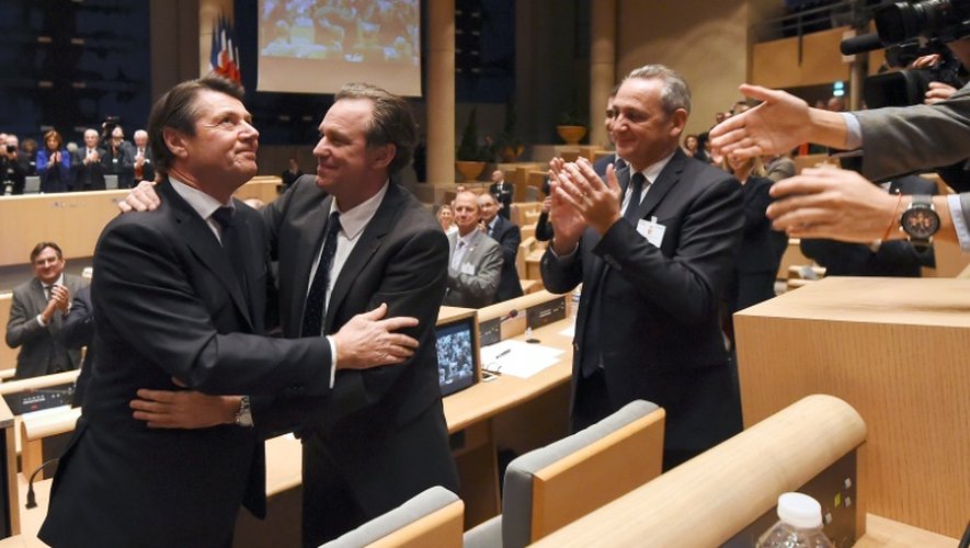 Christian Estrosi applaudi après son élection  à la présidence   du Conseil régional PACA, le 18 décembre 2015 à Marseille