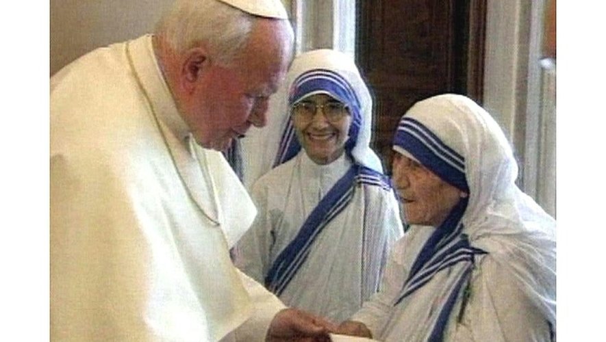 Jean Paul II reçoit Mère Teresa en audience privée le 20 mai 1997