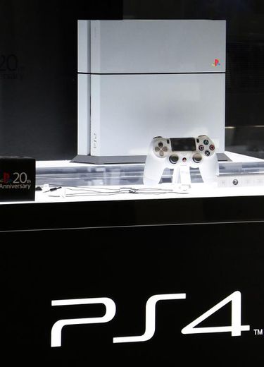 La PlayStation 4 de Sony présentée à Tokyo le 4 décembre 2014