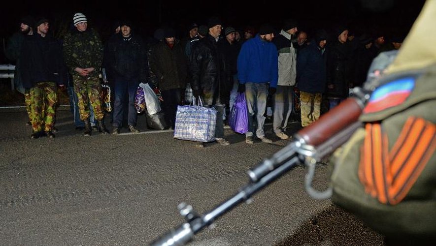 Echange de prisonniers entre les rebelles prorusses et l'Ukraine le 26 décembre 2014, dans la ville de Yasinovataya, près de Donetsk
