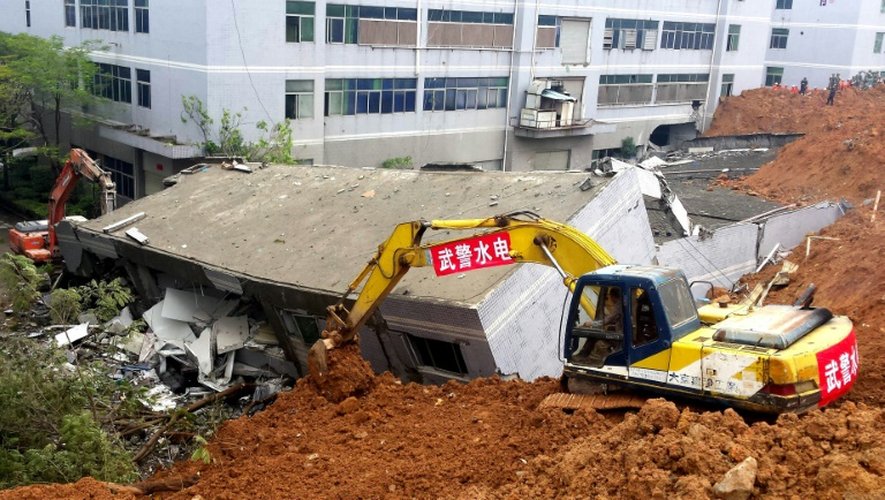 Un immeuble effondré en raison de d'un glissement de terrain le 20 décembre 2015 à Shenzen