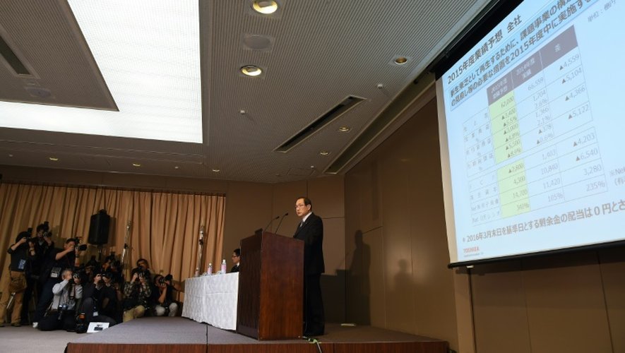 Masashi Muromachi, président de Toshiba, lors d'une conférence de presse le 21 décembre 2015 à Tokyo