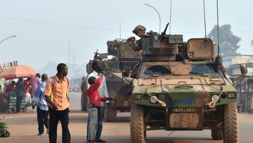 Patrouille de la mission Sangaris à Bangui, en Centrafrique, le 14 février 2016
