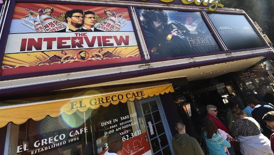 L'affiche du film "L'interview qui tue" sur un cinéma de Los Angeles le 25 décembre 2014