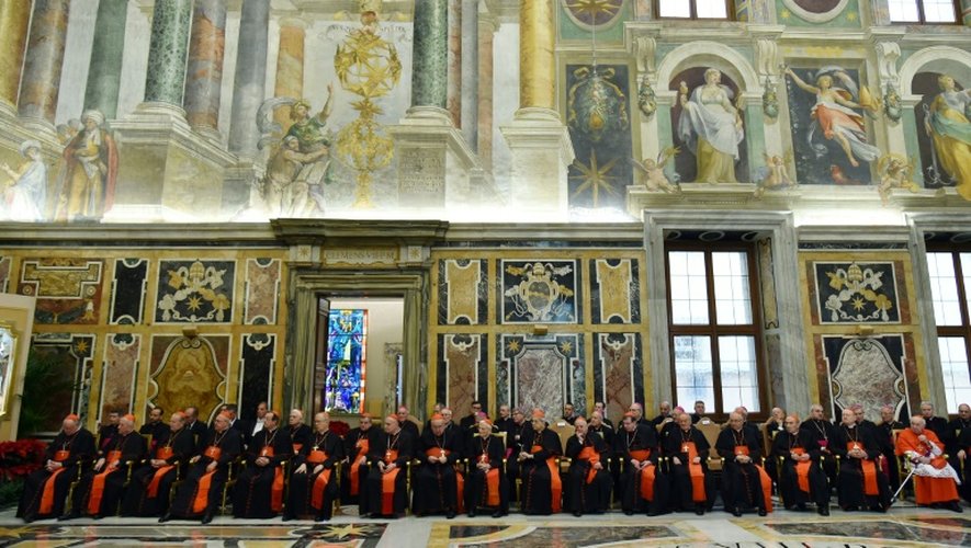 Les cardinaux lors de la cérémonie des voeux du Pape, à la Curie, à Rome le 21 décembre 2015