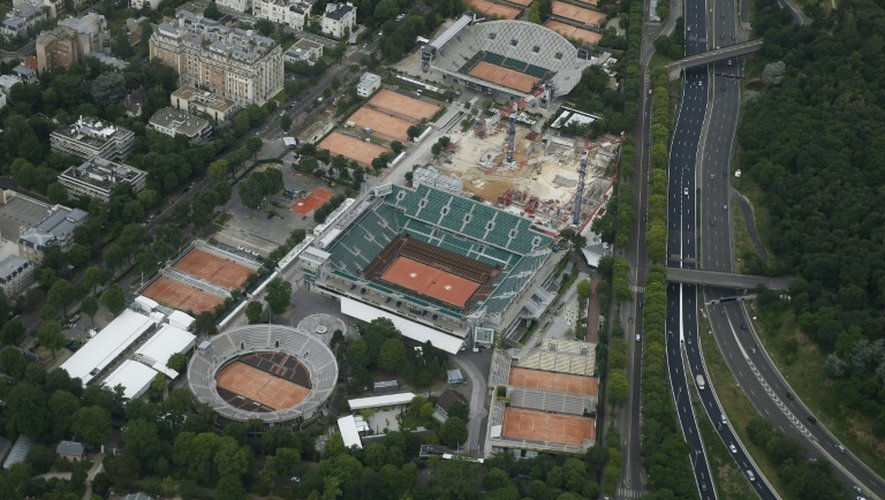 Vue aérienne du stade Roland-Garros, le 14 juillet 2016 à Paris