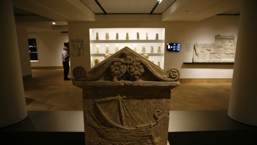 Un sarcophage phénicien exposé au musée national de Beyrouth, le 13 octobre 2016