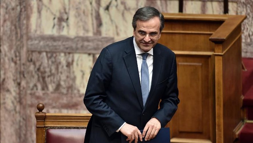 Le Premier ministre grec Antonis Samaras quitte le Parlement, le 29 décembre 2014, à l'issue d'un nouvel échec des députés à élire le président de la République