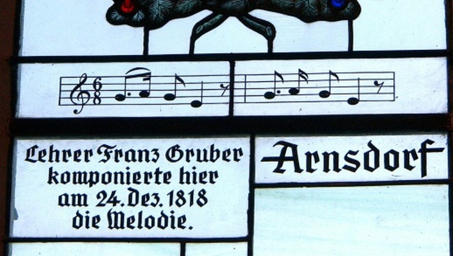 Portrait du compositeur de "Douce nuit", Franz Xaver Gruber, sur un vitrail de la chapelle du village d'Oberndorf, près de Salzbourg, le 10 décembre 2003
