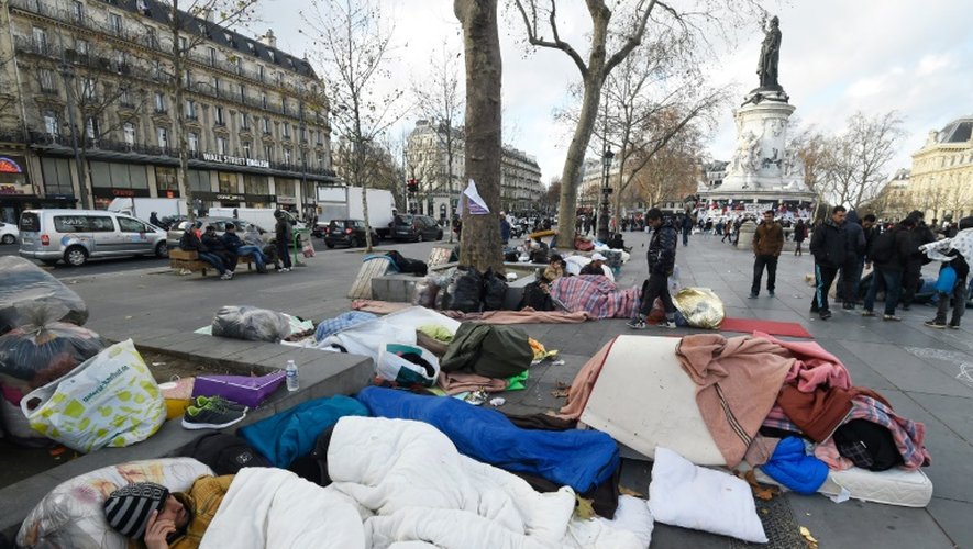 Campement de migrants sur la place de la République, le 21 décembre 2015 à Paris