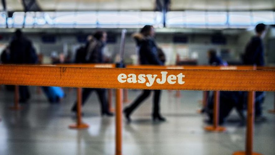 Le comptoir de la compagnie d'easyJet le 26 décembre 2014 à l'aéroport Saint-Exupery à Lyon