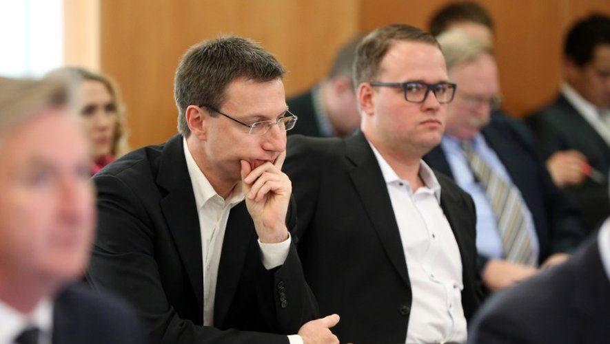 Deux dirigeants de Megaupload Mathias Ortmann et Bram van der Kolk le 24 septembre 2015 au tribunal à Auckland
