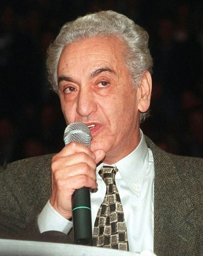 L'opposant Hocine Aït-Ahmed, le 5 février 1999 à Alger