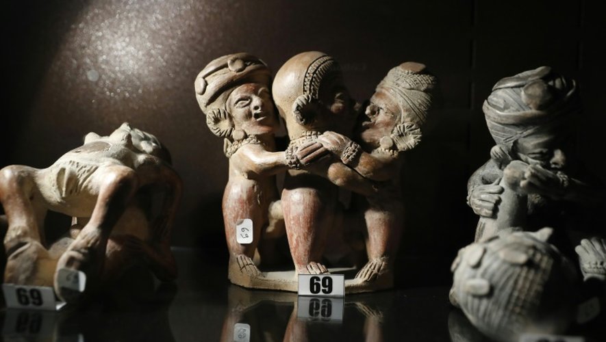 Des sculptures érotiques pré-colombiennes exposées au musée de l'Erotisme à Paris, le 2 novembre 2016