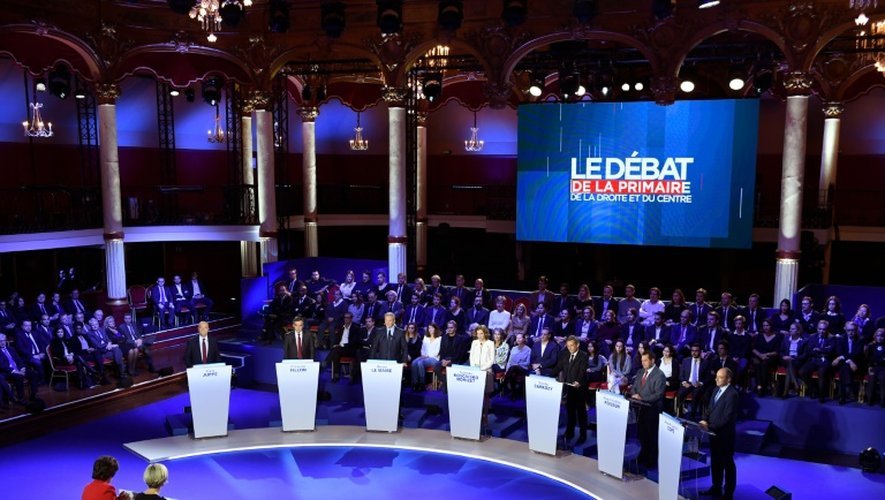 Les sept candidats à la primaire de la droite, dans la salle Wagram à Paris, le 3 novembre 2016