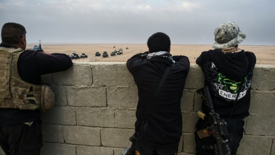 Des membres des forces irakiennes antiterroristes près du village de Bazwaya, à l'est de Mossoul, le 31 octobre 2016