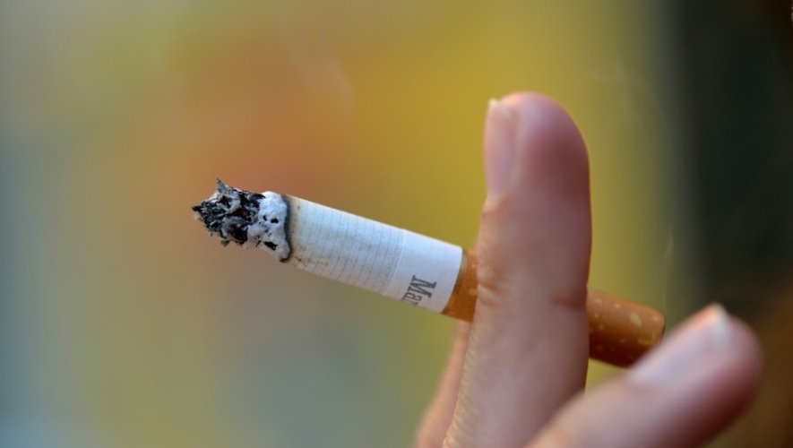 28,2% des Français de 15 à 75 ans fume de manière quotidienne ou régulière, soit 13,6 millions de personnes