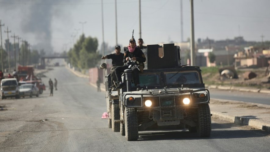 Les forces irakienne traversent Godjali, près de Mossoul, le 4 octobre 2016