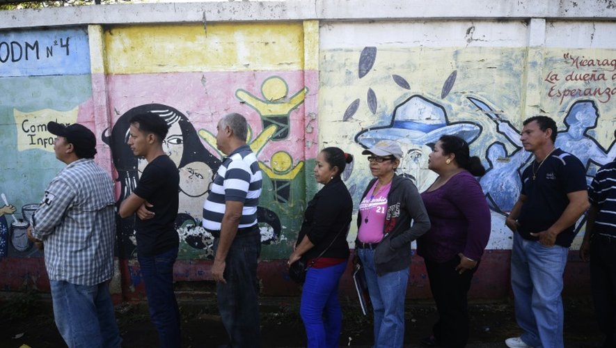 Des Nicaraguayens votent pour élire leur président, le 6 novemvre 2016 à Managua