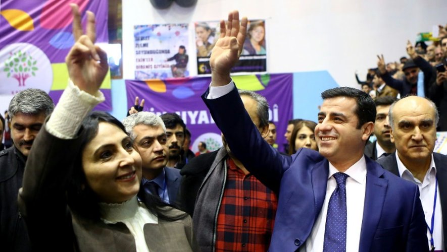 Les deux coprésidents du HDP, principal parti prokurde de Turquie, Figen Yüksekdag et Selahattin Demirtas, à Ankara le 24 janvier 2016