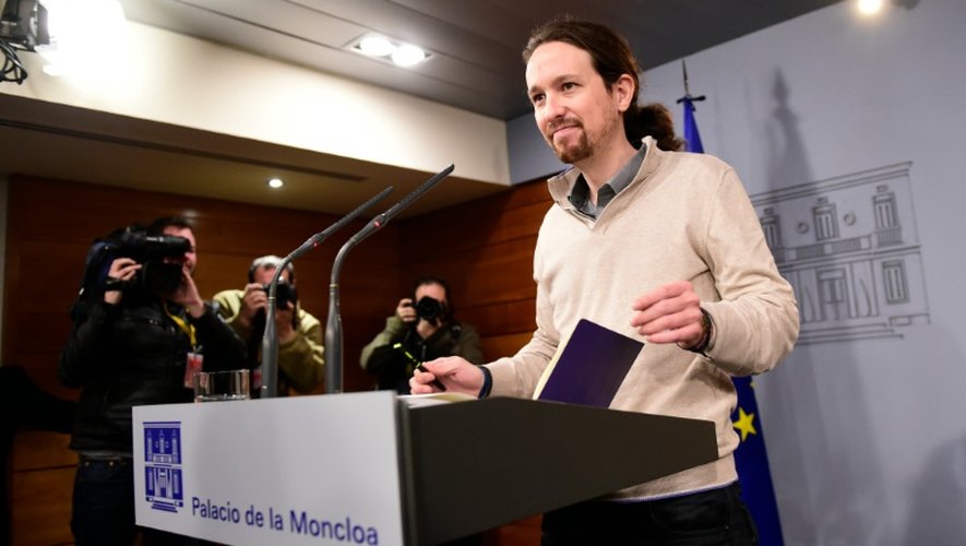 Le responsable de Podemos Pablo Iglesias s'exprime lors d'une conférence de presse, le 28 décembre 2015 à Madrid