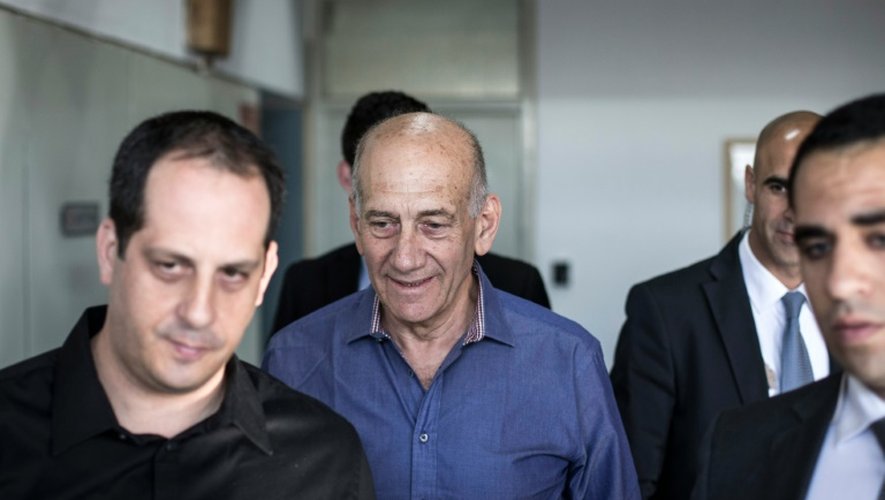 L'ancien Premier ministre israélien Ehud Olmert à son arrivée au tribunal le 31 mars 2014 à Tel Aviv