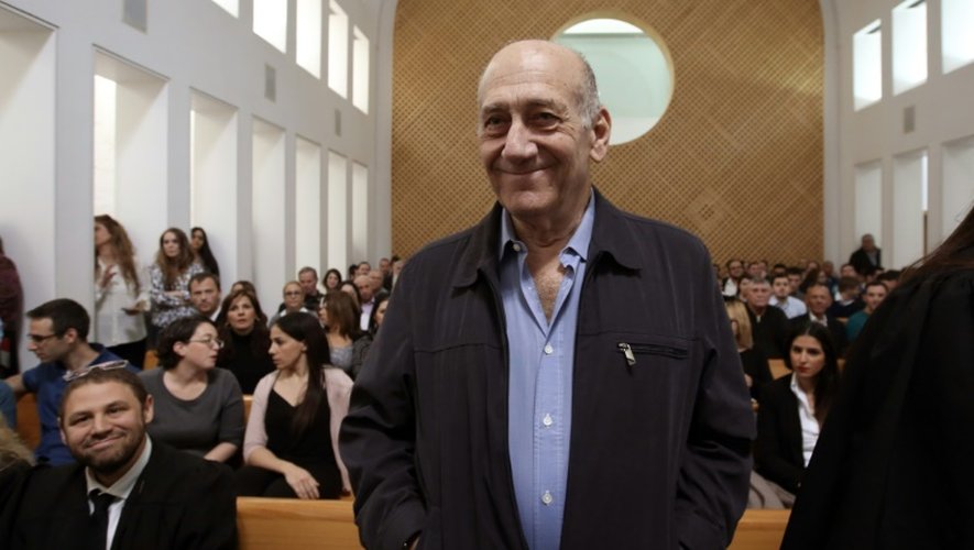 Ehud Olmert le 29 décembre 2015 au tribunal à Jérusalem