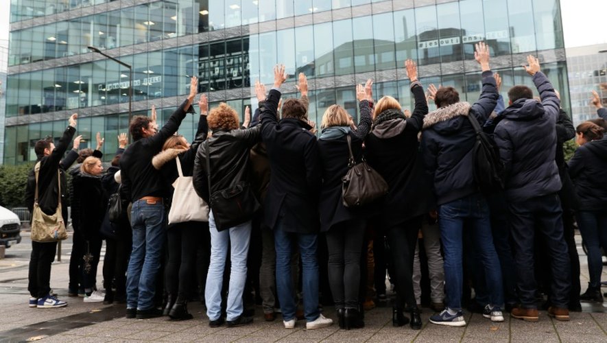 Les employés d'iTELE votent la poursuite du mouvement le 7 novembre 2016 à Boulogne-Billancourt