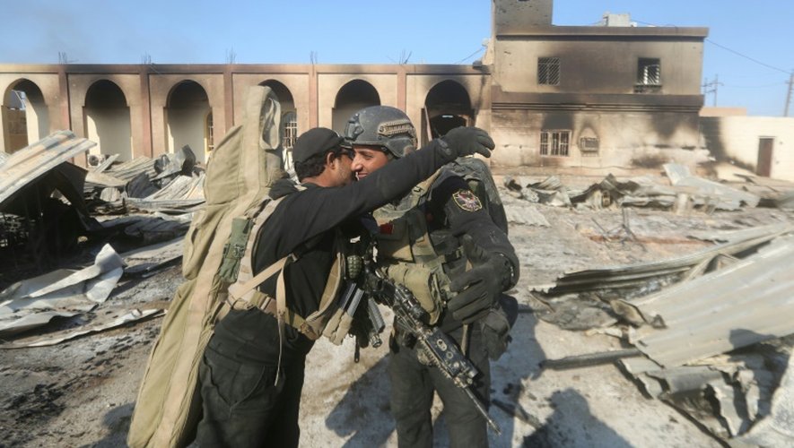 Des membres de l'unité anti-terroriste irakienne le 28 décembre 2015 après la prise de Ramadi