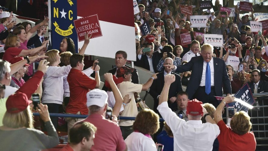Donald Trump arrive pour un meeting de campagne à Raleigh (Caroline du nord), le 7 novembre 2016